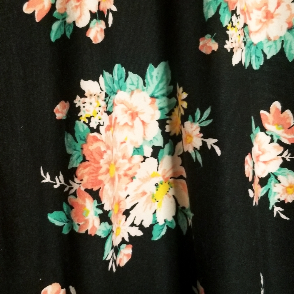 BLACK FLORAL DRESS - Picture 3 of 3